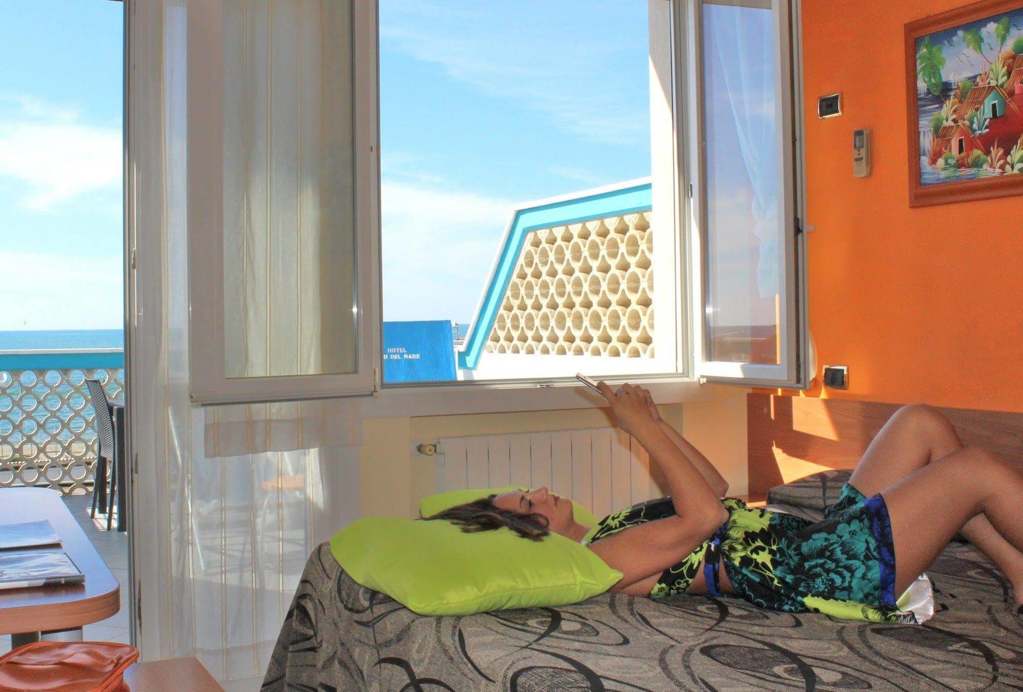 Hotel Eco Del Mare Марина ди Маса Екстериор снимка