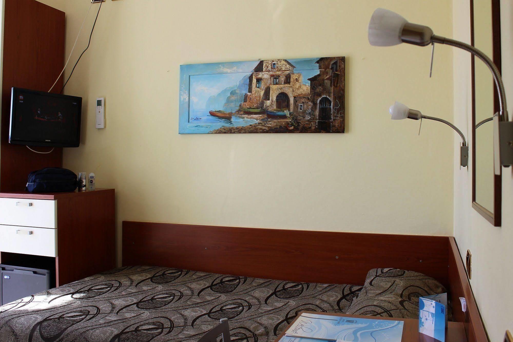 Hotel Eco Del Mare Марина ди Маса Екстериор снимка