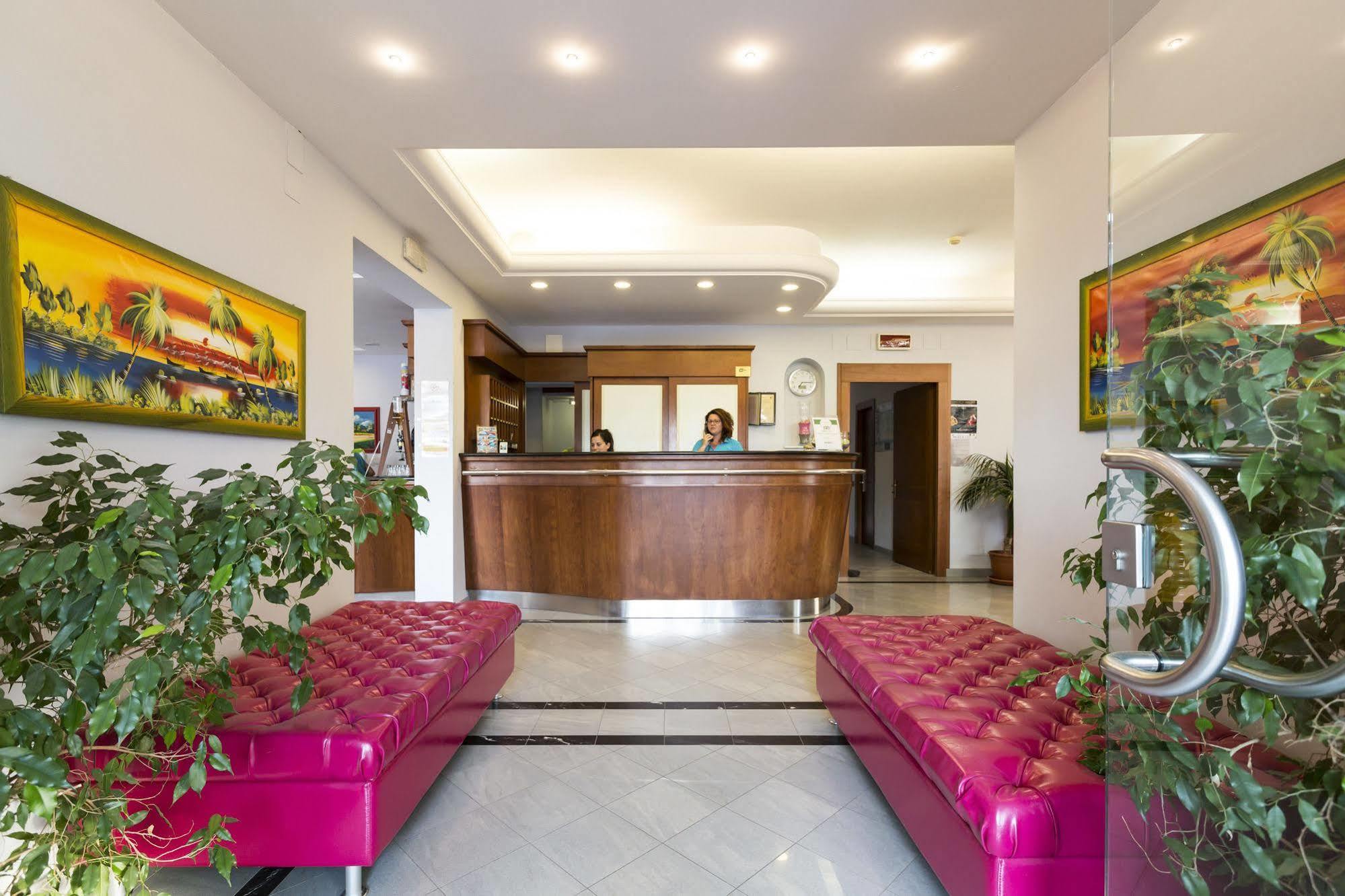 Hotel Eco Del Mare Марина ди Маса Екстериор снимка