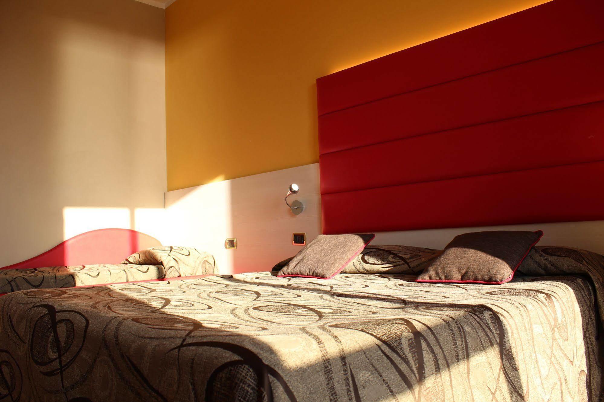 Hotel Eco Del Mare Марина ди Маса Екстериор снимка