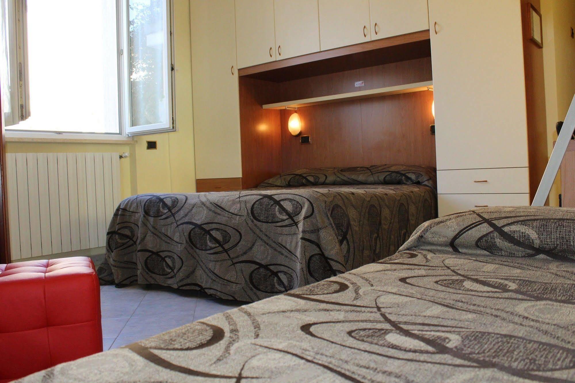 Hotel Eco Del Mare Марина ди Маса Екстериор снимка